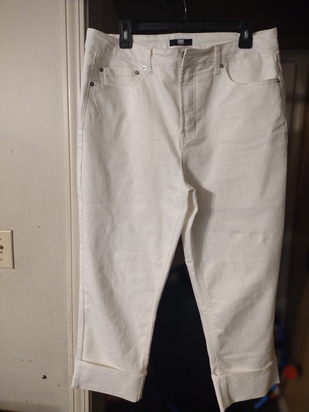 FRYE White Cropped Ankle Jeans with Rolled Cuffs